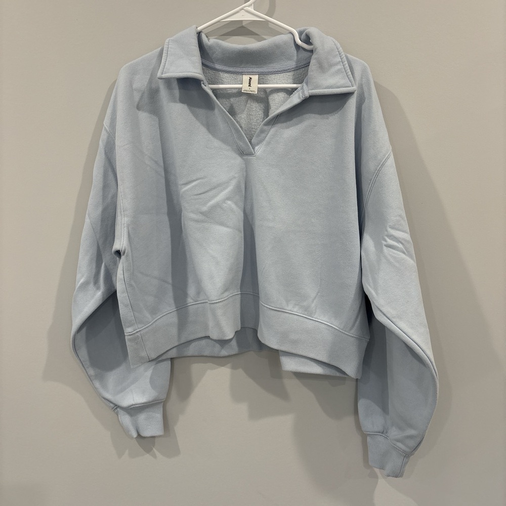 Abound Light Blue Cropped V-Neck Pullover Sweater